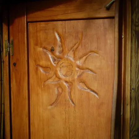 Darjas Yurtas El Morisco Glamping *